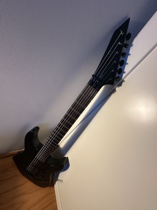 Guitarra Ltd Black Metal