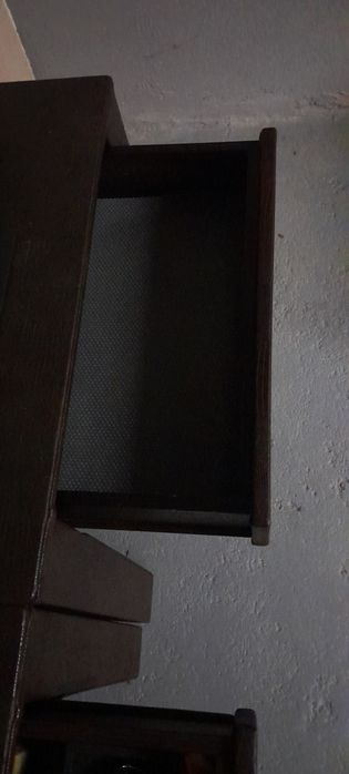 Mesinhas de cabeceira forradas pele