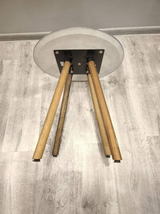 Stolik kawowy o średnicy 44 cm