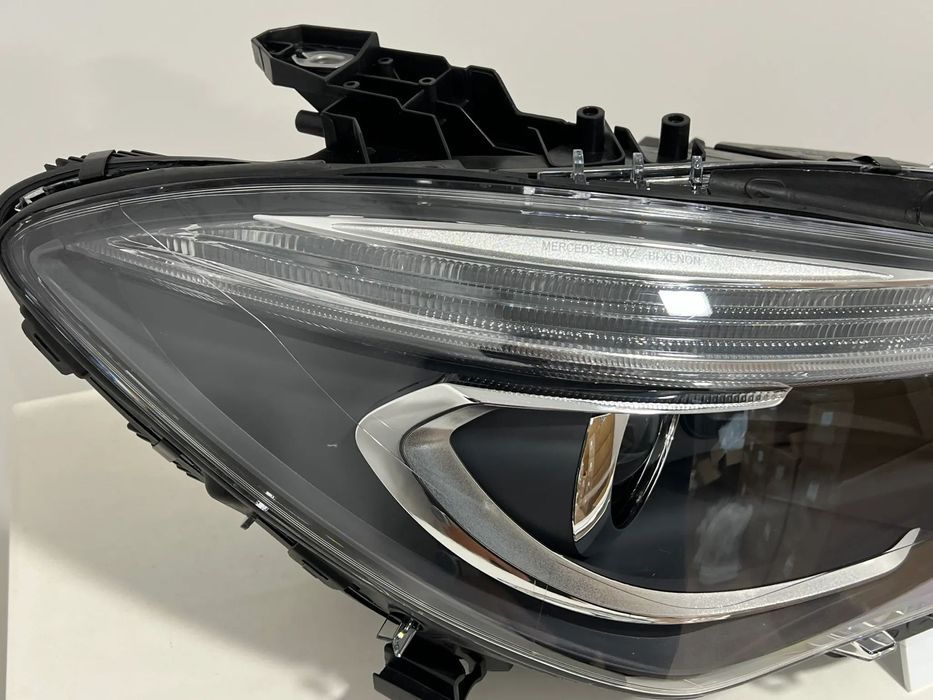 Farol Otica Original Mercedes CLA W117 Bi-Xenon lado Direito