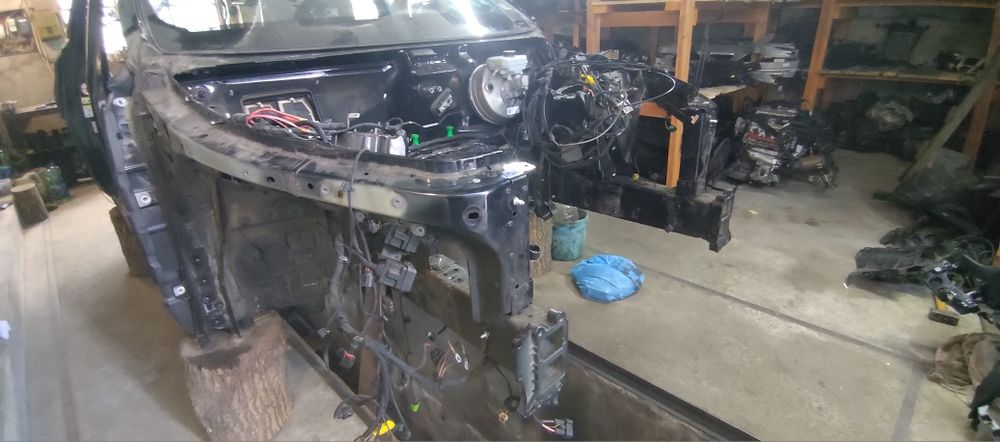 Четверть кузов поріг ланжерон пятка ауді ку7 кю7 4м Audi q7 4m