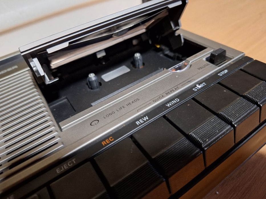 Gravador cassete mono-stereo N2415 da Philips