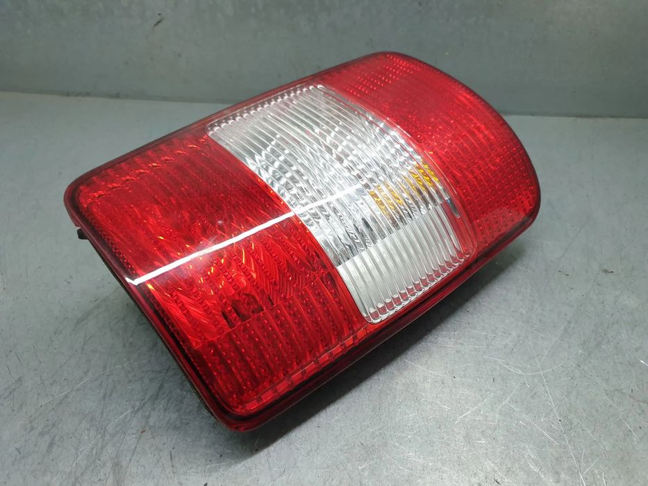 Farolim esquerdo VOLKSWAGEN Caddy III (2K, 2C)