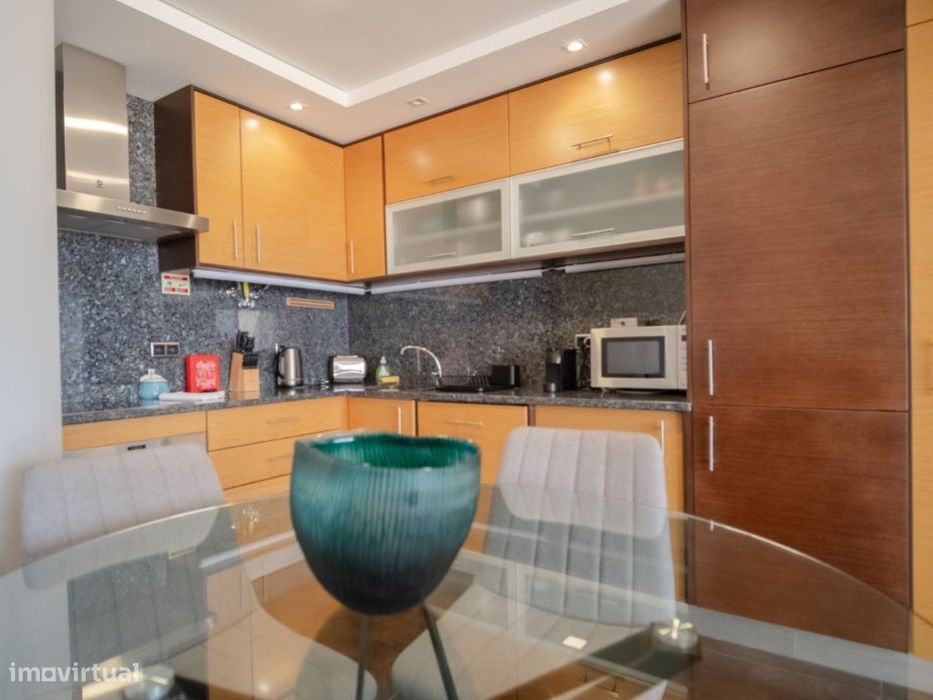 Apartamento T2 com Rooftop e Vista de 360º na Melhor Localização da...