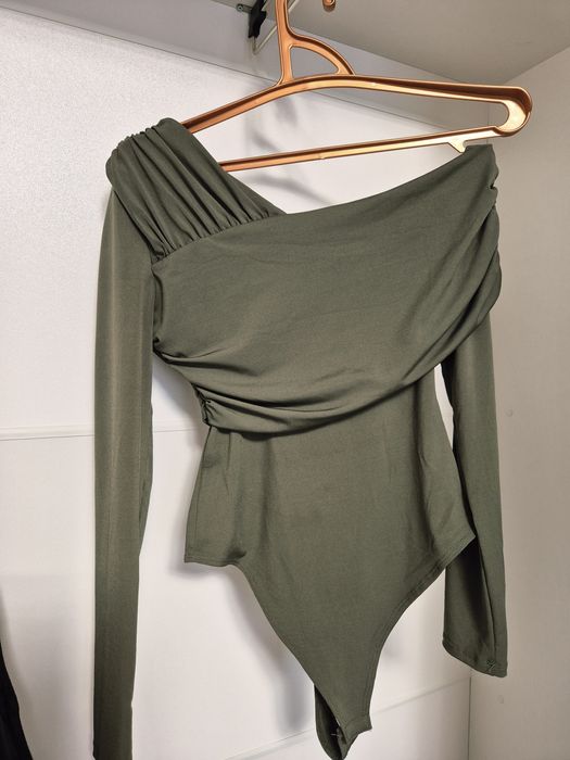Боді жіноче S хакі асиметричне на одне плече