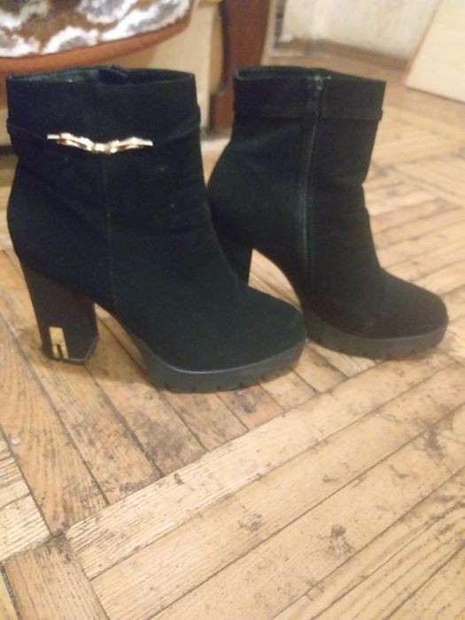 Жіночі гарні полусопожки