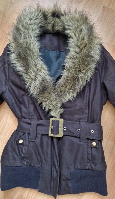 Brązowa krótka kurtka z futerkiem Adidas S