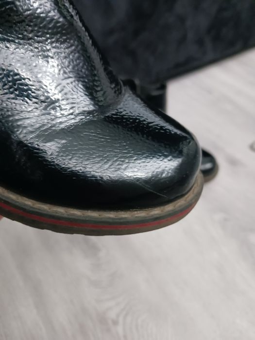 Botki lakierkowe rozm. 28