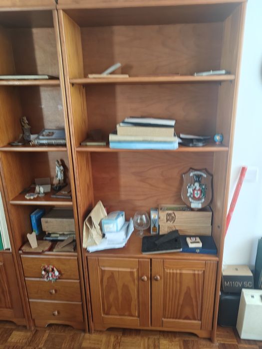 Vendo 3 módulos de estantes em madeira