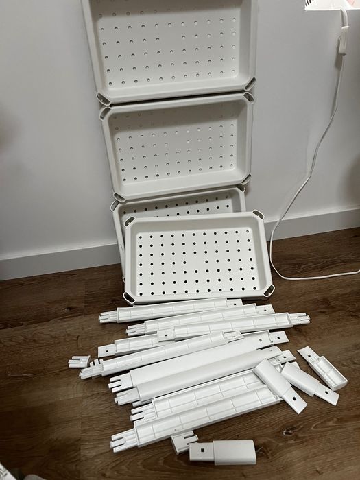 Prateleira de plástico Ikea