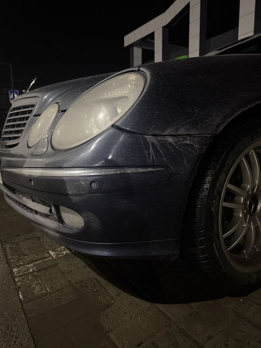 Передний бампер на Mercedes-Benz W211 (E-Class)