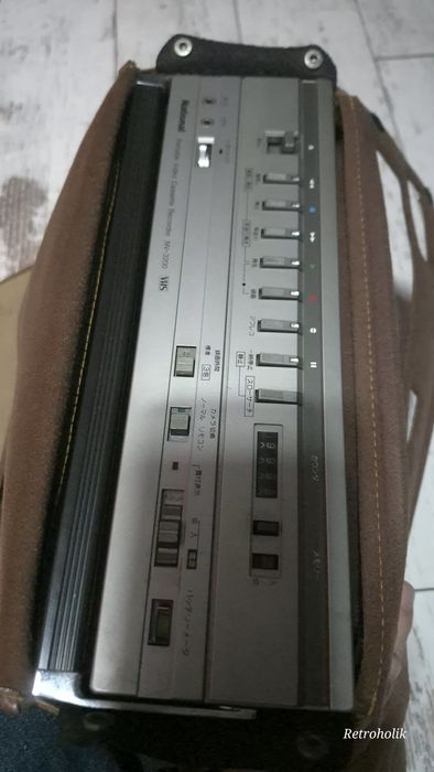 Vhs magnetowid przenośny National NV-3200