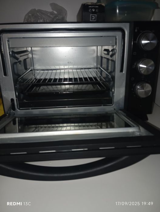 Conjunto de um Forno e, frigobar em óptimo estado