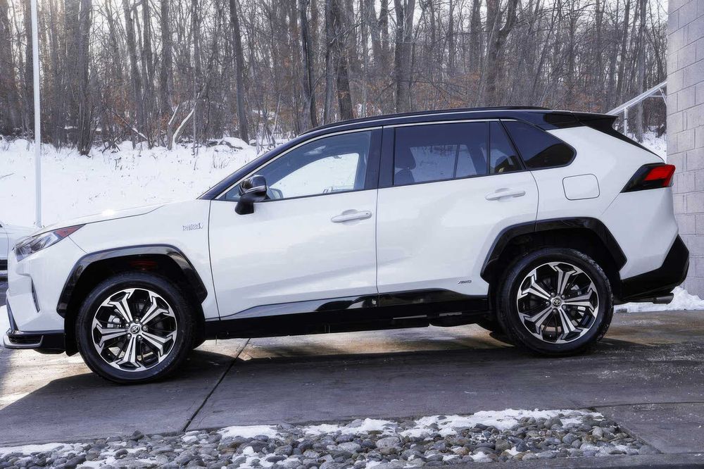 Toyota RAV4 Prime XSE      2022