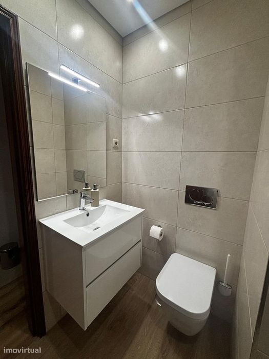 Apartamento T3 Renovado C/ Aquecimento e Garagem - Viseu