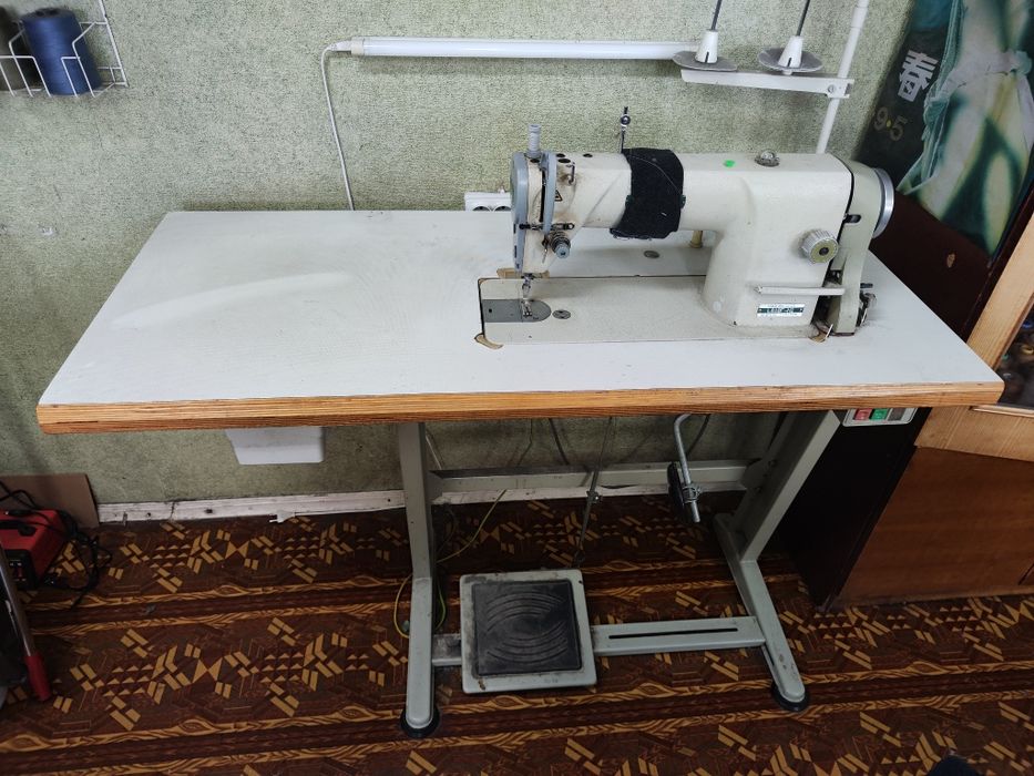 Промышленная швейная машинка Siruba