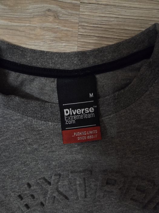 T-Shirt Diverse szary