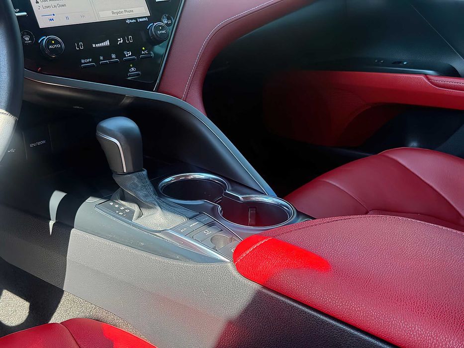Toyota Camry      2020