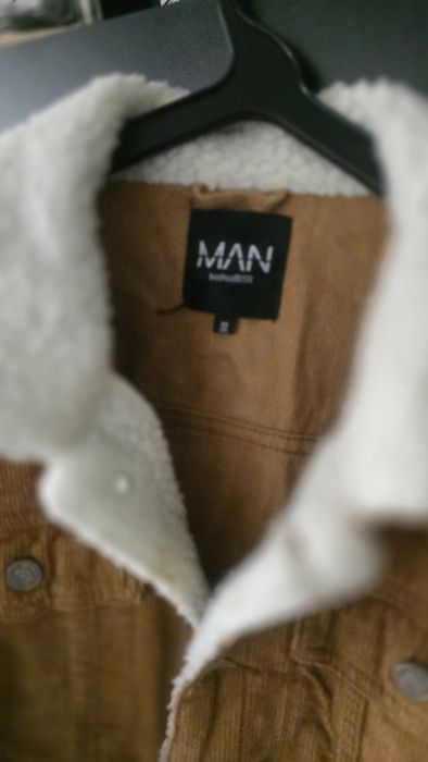 Sprzedam sliczną kurteczkę sztruksową w miodowym kolorze