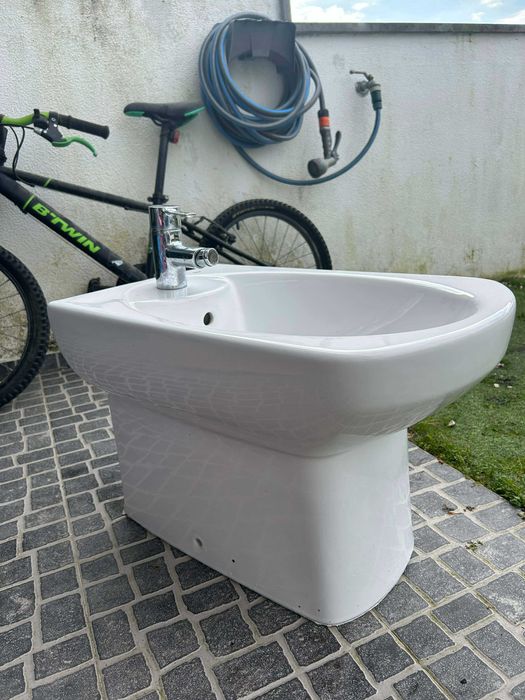 Bidé com torneira Roca
