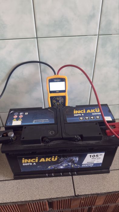 Аккумулятор  автомобильный  4шт .