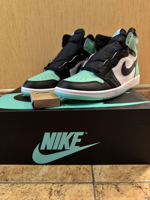 Кросівки AIR JORDAN 1 RETRO HIGH OG White/ Black-Green Glow DZ5485 130