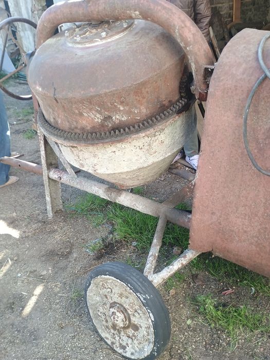 Betoniarka sprawna  200 l