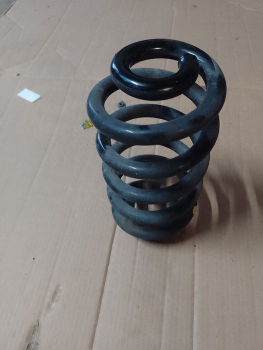 Audi A6 C6 sprężyna tył tylnia