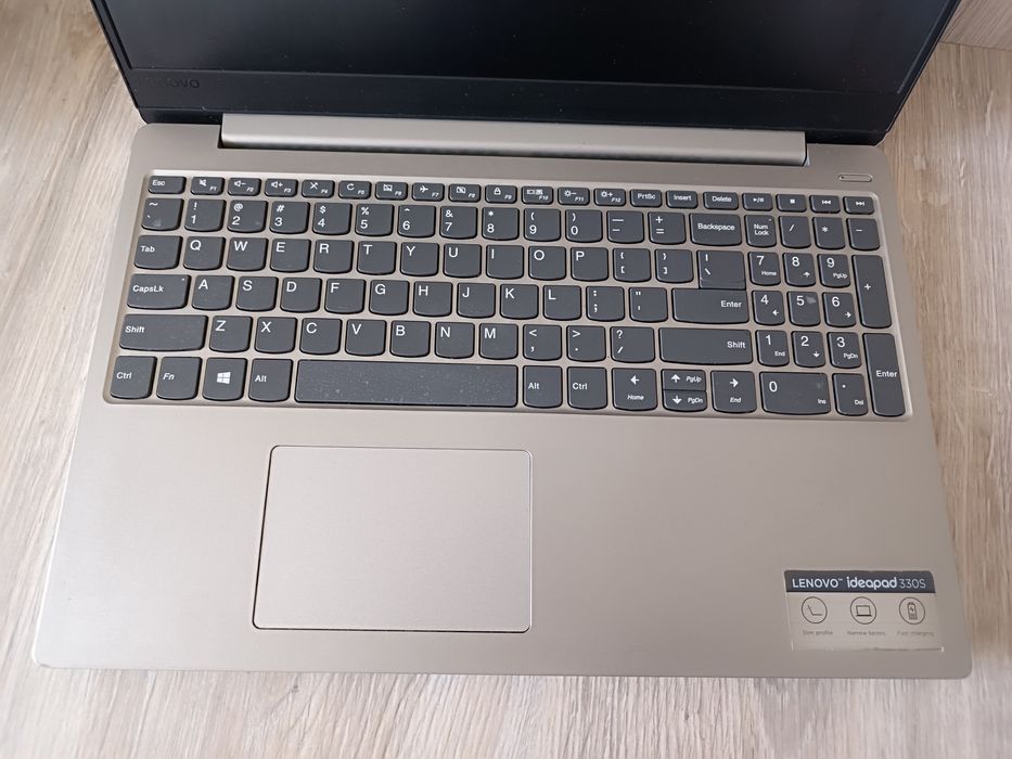 Ноутбук Lenovo Ryzen 8 по 3.6Gh 8GB SSD 256GB FHD VEGA 8