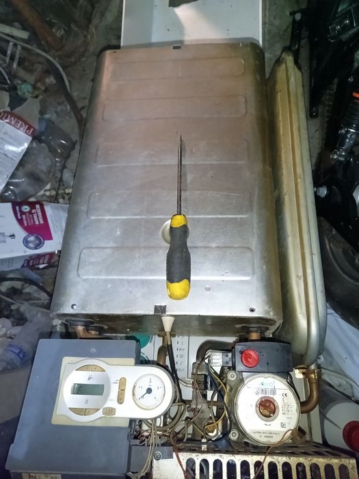 Котел Вайлант т6,т4 парапетний.Арістон(коминовий),, Арістон (парапетни