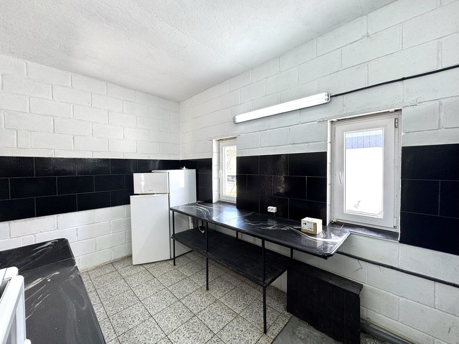 Аренда Кафе в центре с летней площадкой