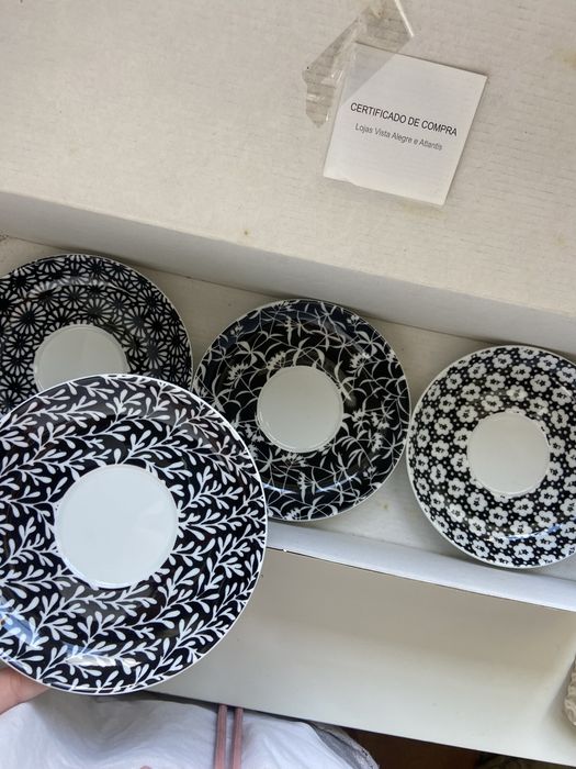 Set 4 Coffee Cups & Sauc430852069970432005
