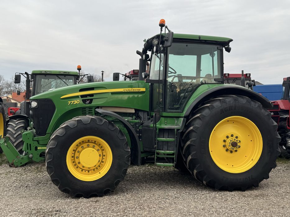 Ciągnik JOHN DEERE 7730 - 2009 rok, PNEUMATYKA, TUZ,