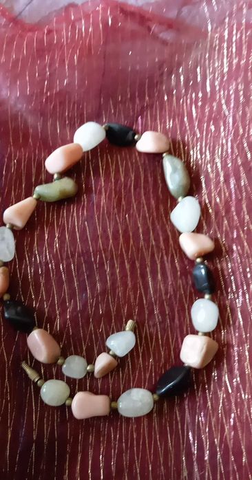 Naszyjnik z naturalnych kamienii o długości 43cm