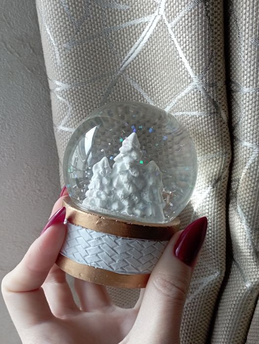 Сніжна куля новорічна