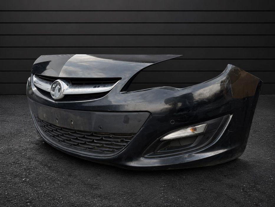 Бампер передній Opel Astra J