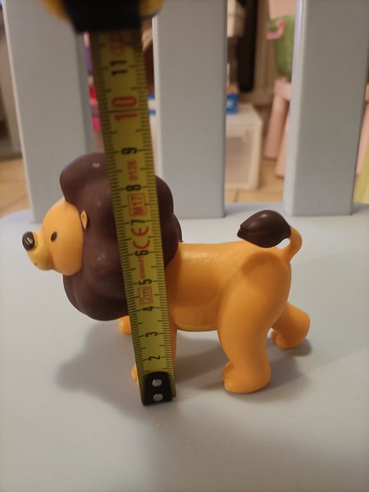 Bonecos leão/elefante