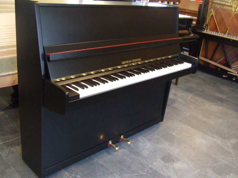 Pianino Grotrian Steinweg mod 120, czarne z 1977 r.