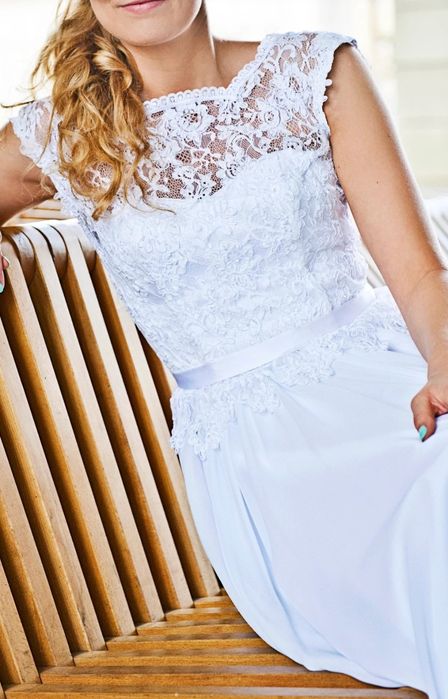 Delikatna suknia ślubna z koronką