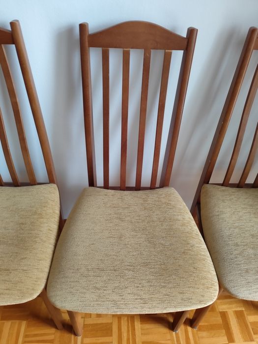 Krzesła drewniane