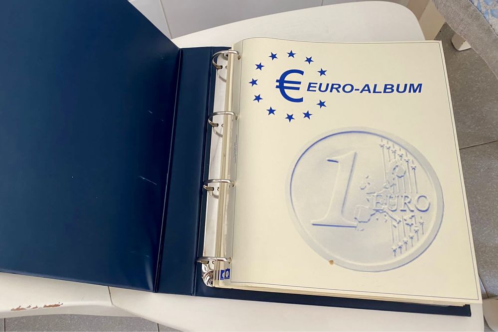 Álbum Euro c/ moedas antigas