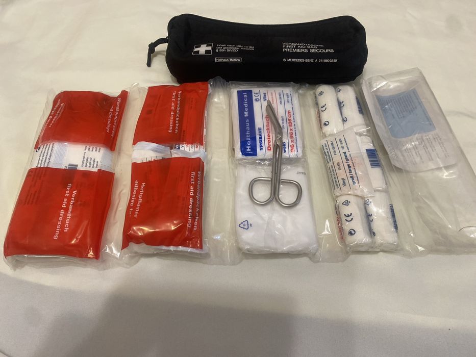 Автомобільні аптечки