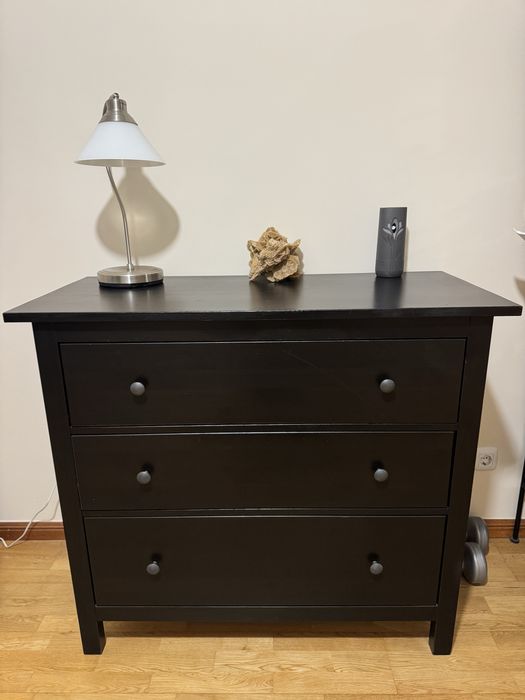 Comoda Preta com 3 gavetas