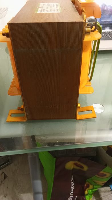 Single-phase transformer with primary 230V and multiple outputs: 120V, 12V, 40V, 5.5V, etc...64740751927171124