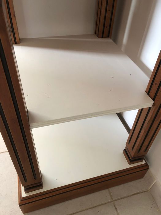 Móvel de apoio/ Coluna com rodas