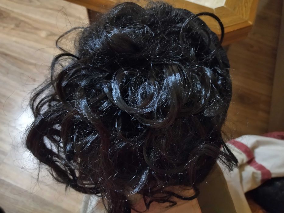 Peruka - czarne włosy, gęste! Śliczna dla przebierańców!