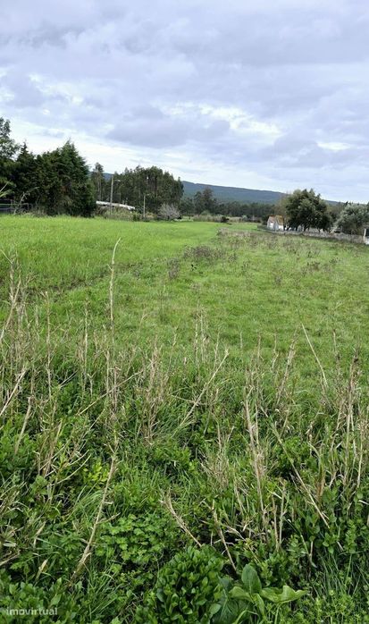 Terreno bem localizado a 5 km da Nazaré — Valado dos Frades, Leiria