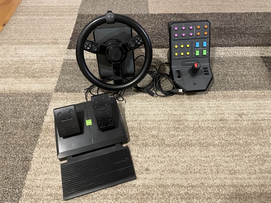 Heavy Equipment bundle Logitech Farm Sim