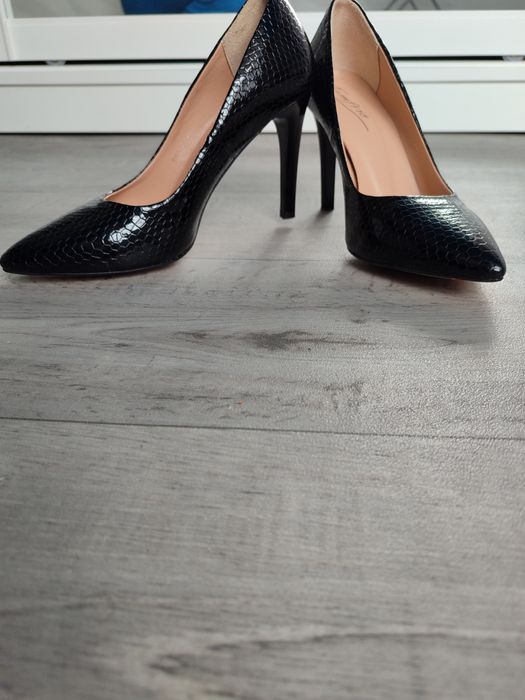 Продам новые туфли