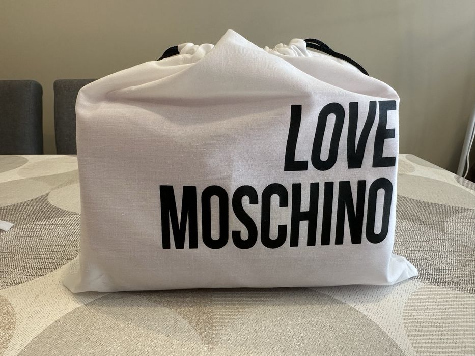 Mala Love Moschino nova